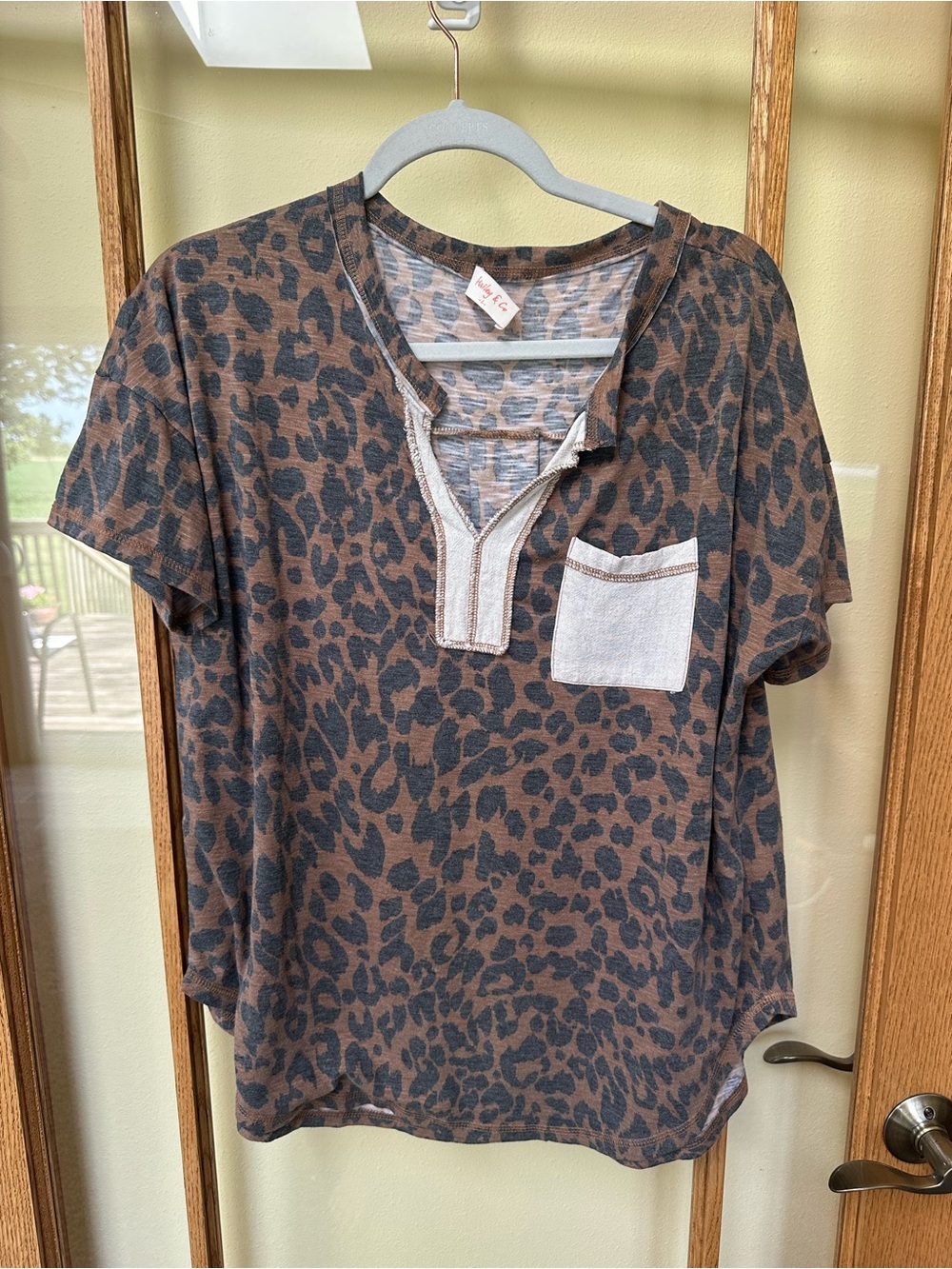 Woven Heart Leopard Print Short Sleeve Tee with Contrast Pocket